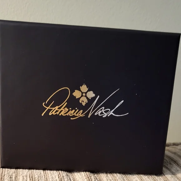 🎁Patricia Nashed Boxed Leather Mini Torri Wallet with Key Fob Bag Charm - Picture 4 of 14